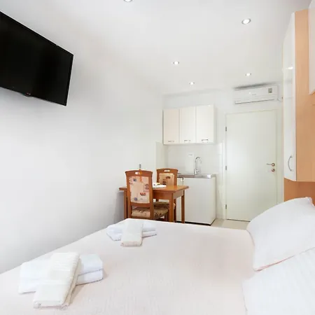 Dora Apartment Makarska