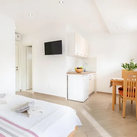 Dora Apartment Makarska