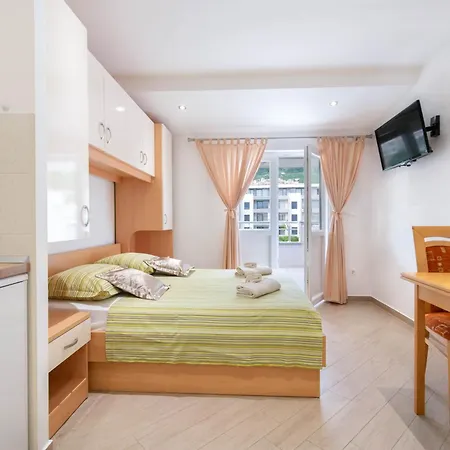 Dora Apartment Makarska