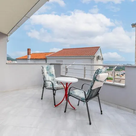 Appartamento Dora Makarska