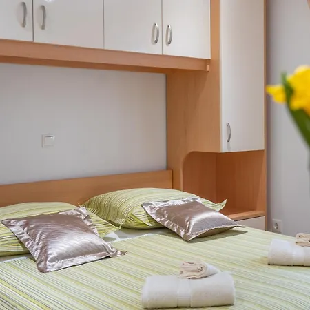Dora Apartment