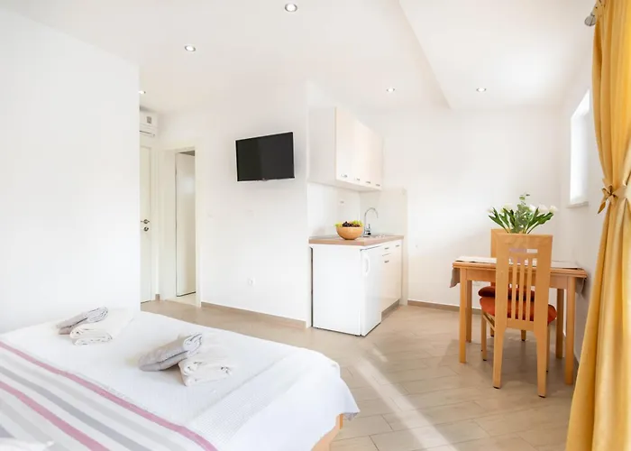 Dora Apartment Makarska