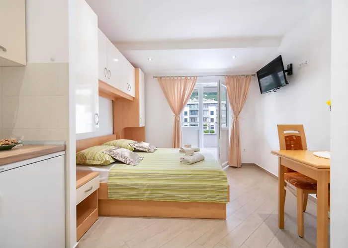 Dora Apartment Makarska