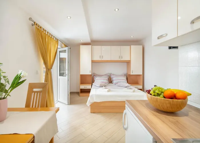 Dora Макарська