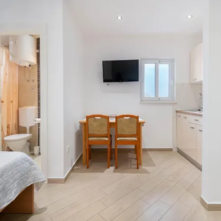 Dora Apartment Makarska