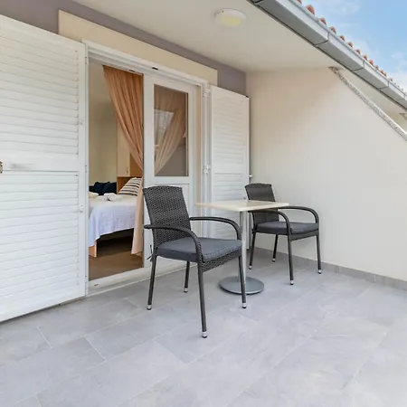 Apartment Dora Makarska