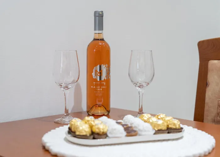 Dora דירה מאקרסקה