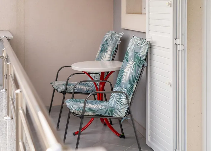 Dora * מאקרסקה